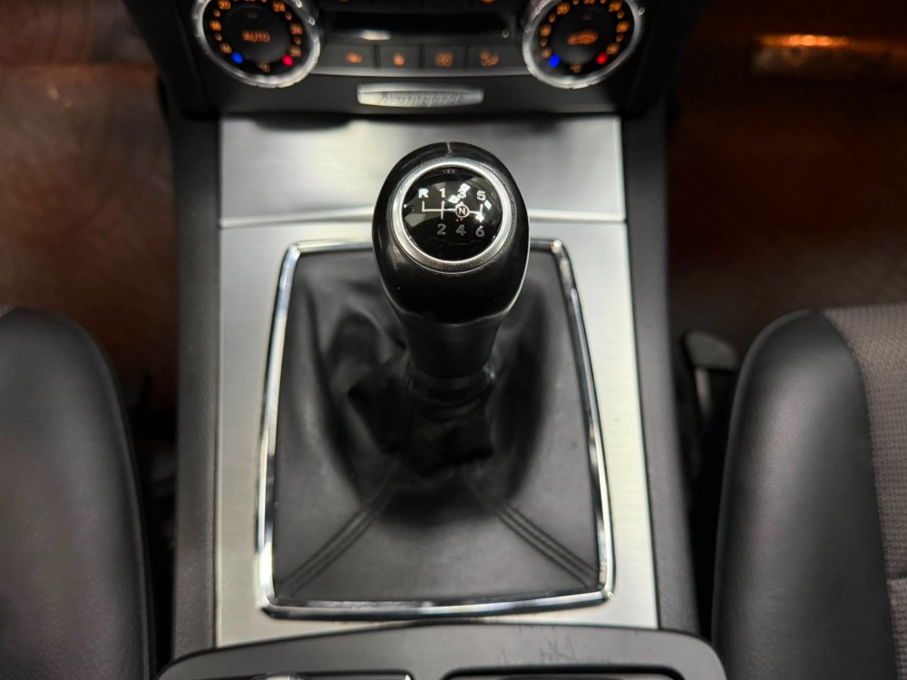 Mercedes-Benz C-Class C200 — foto 13